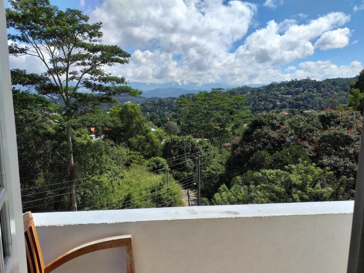 Crown Hills Kandy Inn Dış mekan fotoğraf